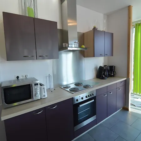 Vakantiehuis Riverside Retreat With Sauna Coo