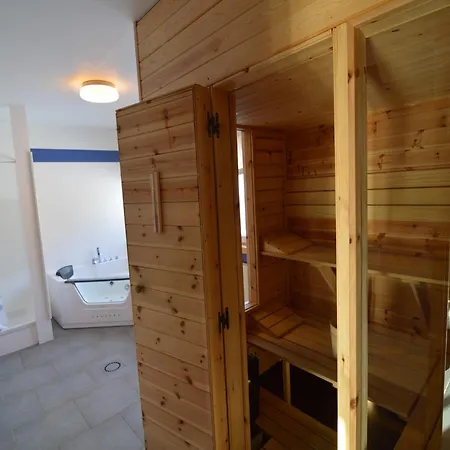 Riverside Retreat With Sauna