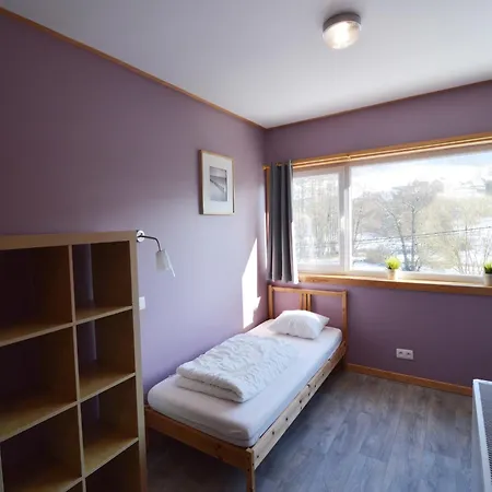 Vakantiehuis Riverside Retreat With Sauna *