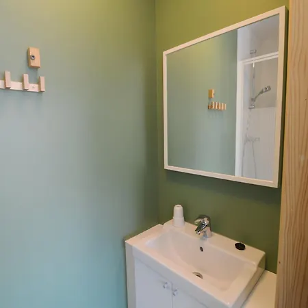 Hébergement de vacances Riverside Retreat With Sauna